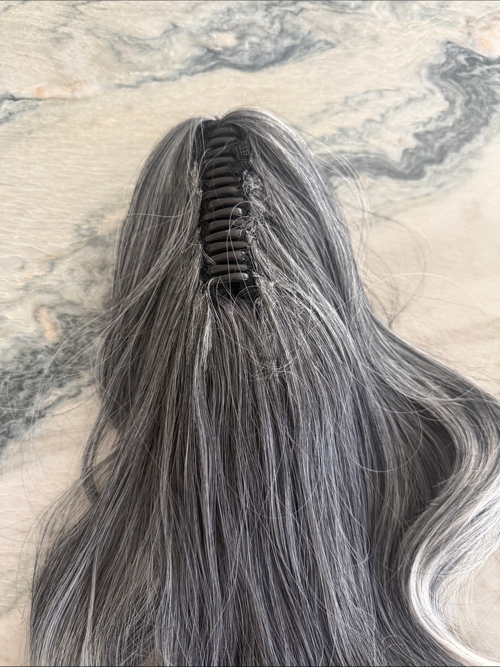 22" Dark black/grey with White tips claw clip ponytail - Picture 3 of 5